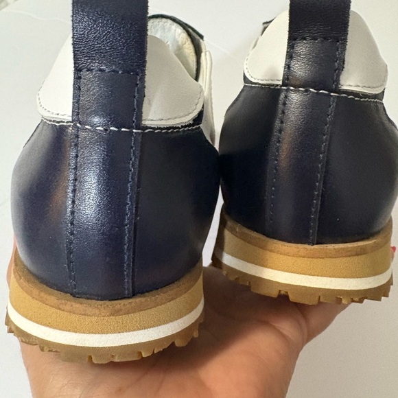 Walter Genuin Woman’s Blue and White Leather Golf Shoes w Gold Zip Closure. 7 - Picture 5 of 13